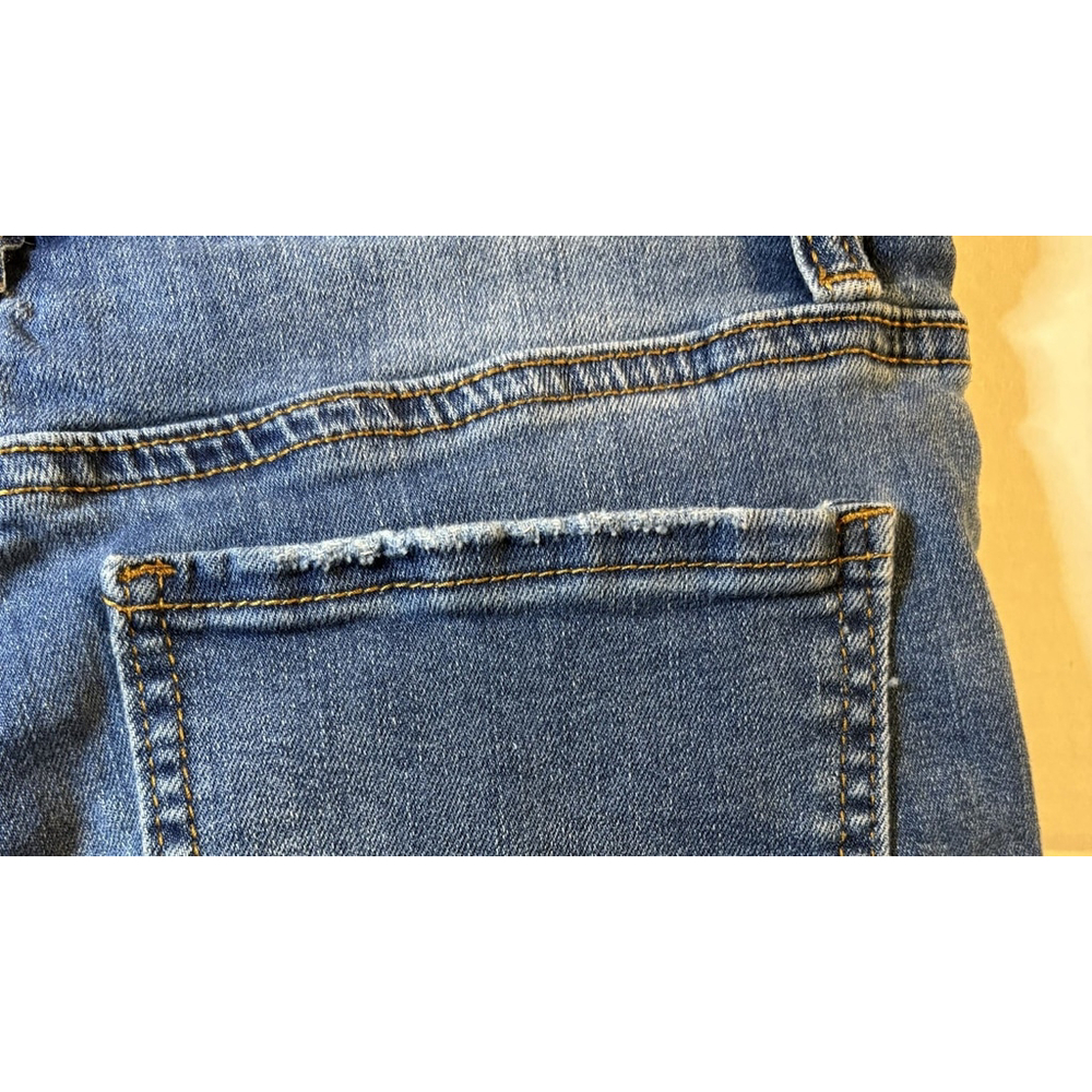 Almost Famous Teen Women’s Denim Shorts Size 5 Mid Rise Cuffed Blue Jean Beach - Picture 6 of 11